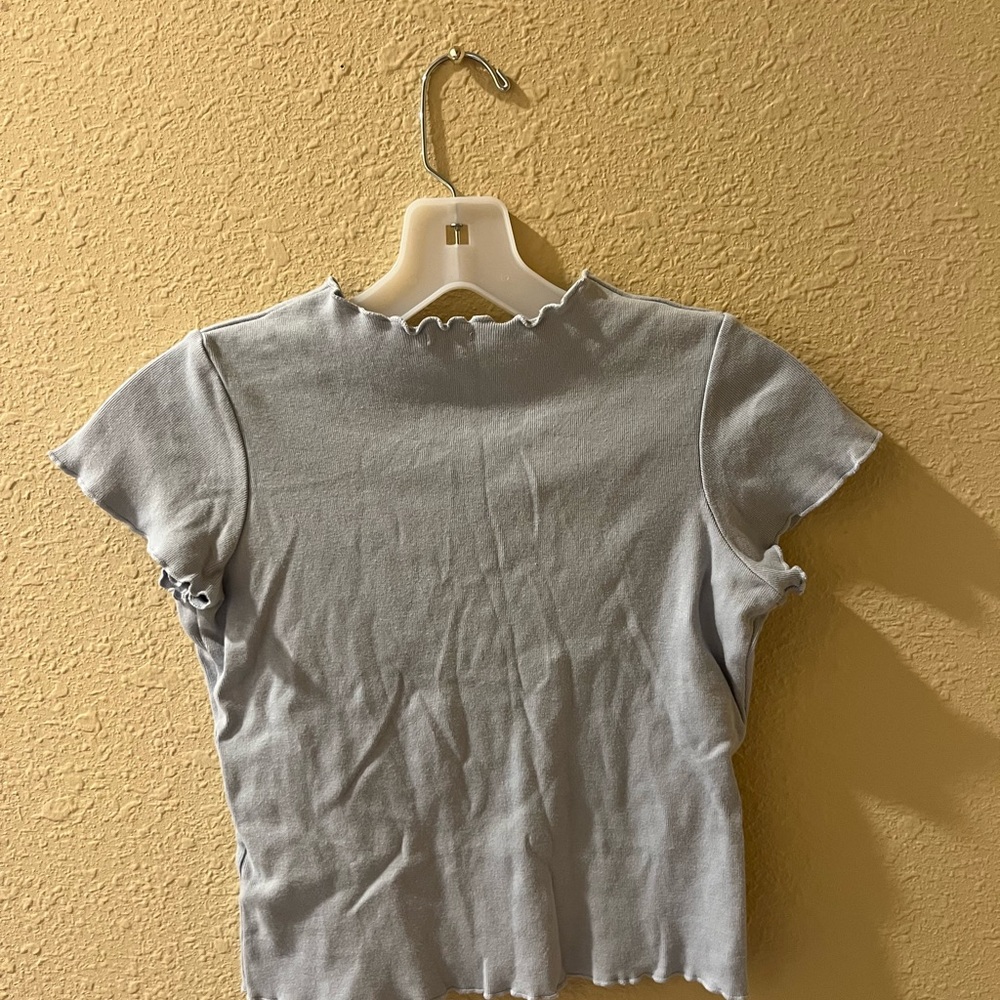 Brandy Melville Ruffle Crop Top - Picture 3 of 3